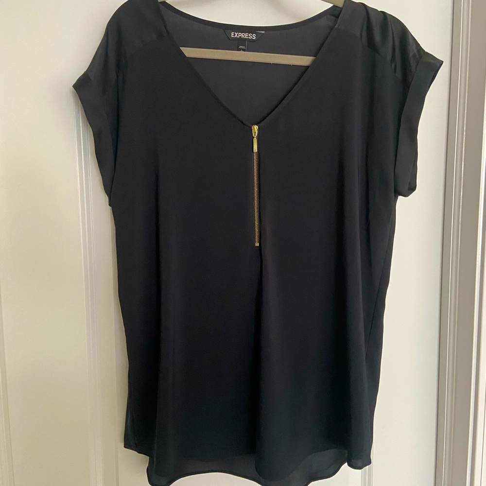 Women’s short sleeve express blouse